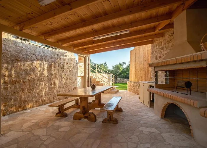 Nora's Villa *
